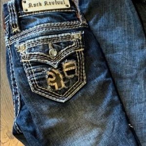 LOOKING FOR FELICIA STRAIGHT JEANS IN SIZE 28!! NOT SELLING